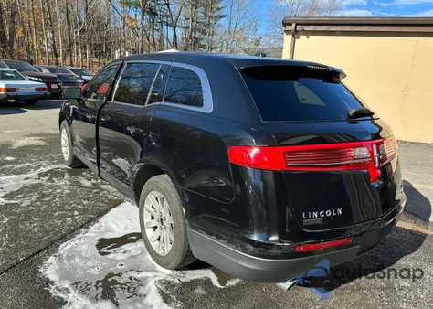 2018 Lincoln Mkt z USA, uszkodzony, nr VIN 2LMHJ5NK6JBL02688